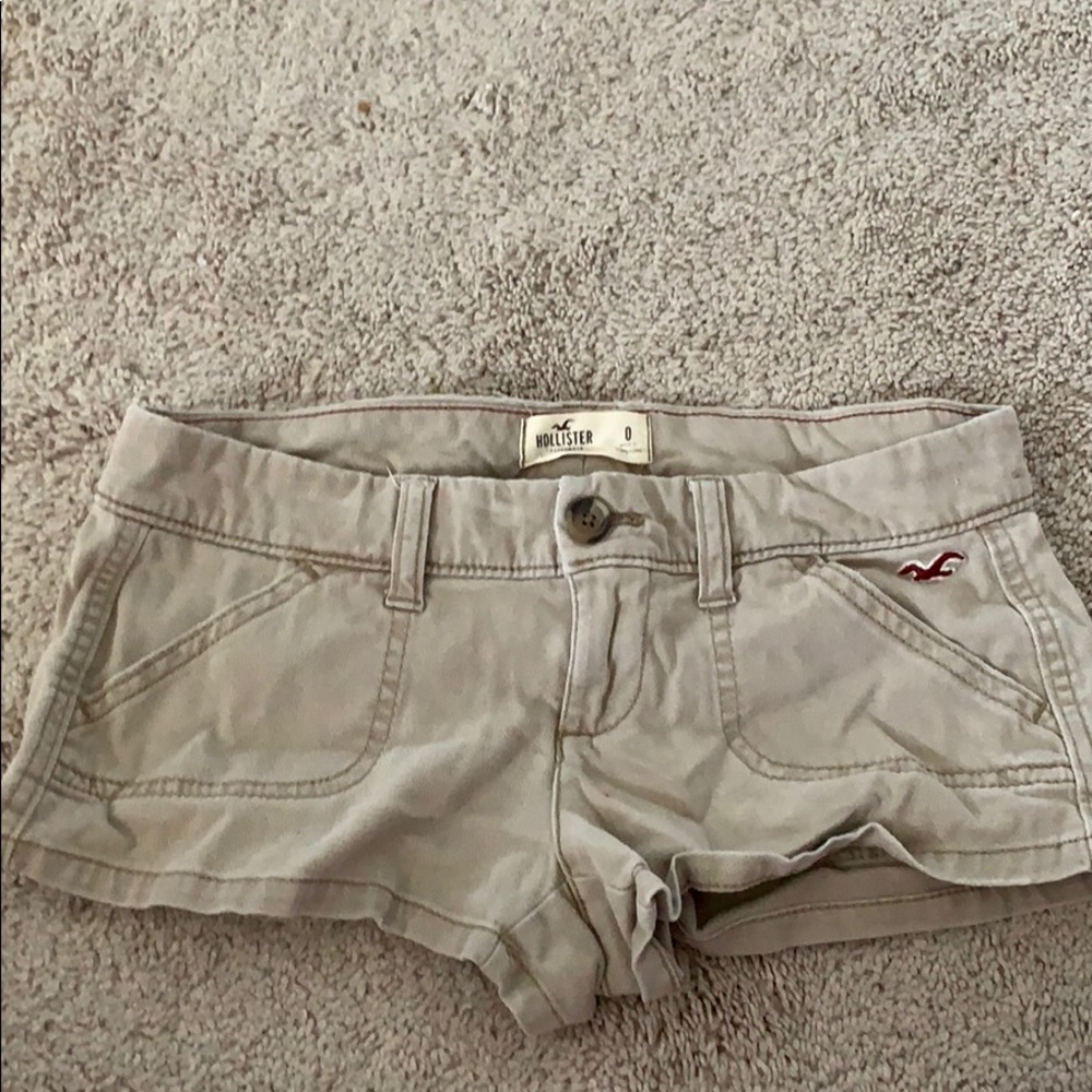 tan hollister short shorts